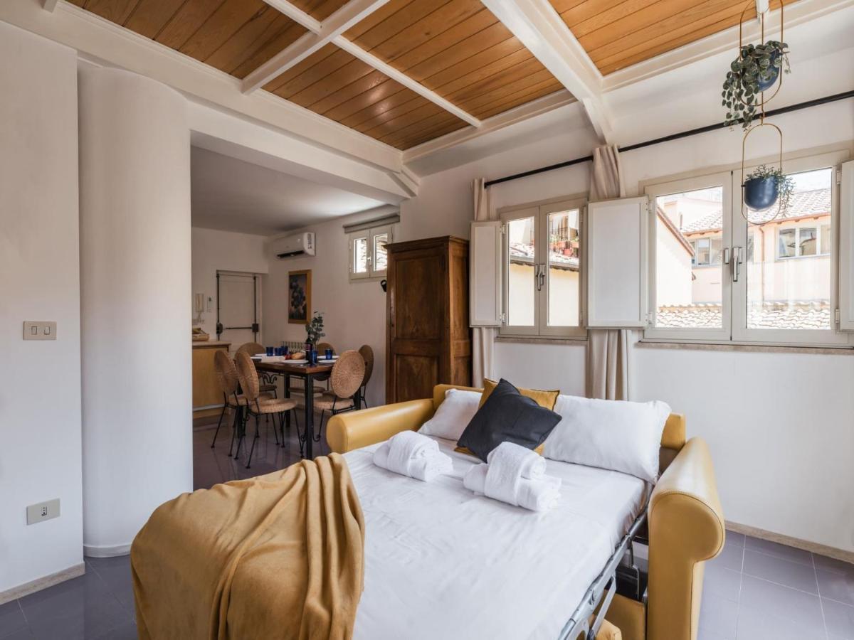 The Best Rent - Two-Bedroom Apartment With Terrace Near Trevi Fountain Roma Eksteriør bilde