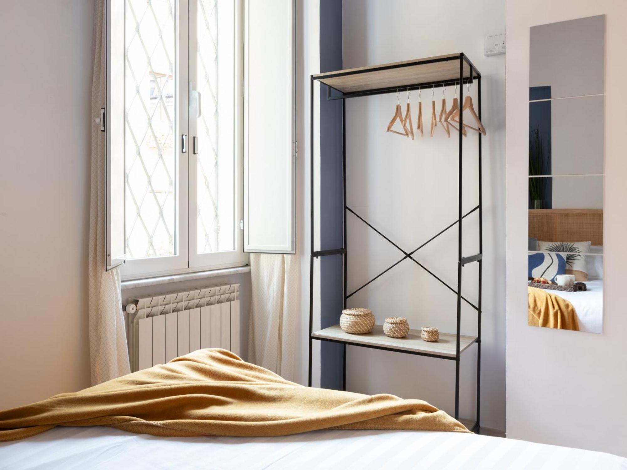 The Best Rent - Two-Bedroom Apartment With Terrace Near Trevi Fountain Roma Eksteriør bilde