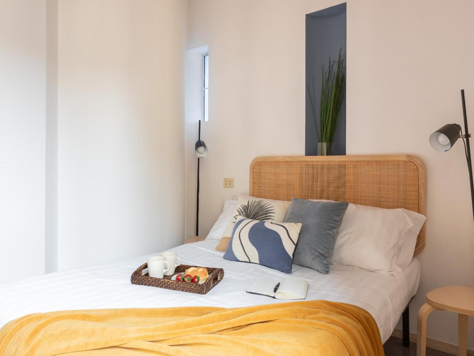 The Best Rent - Two-Bedroom Apartment With Terrace Near Trevi Fountain Roma Eksteriør bilde