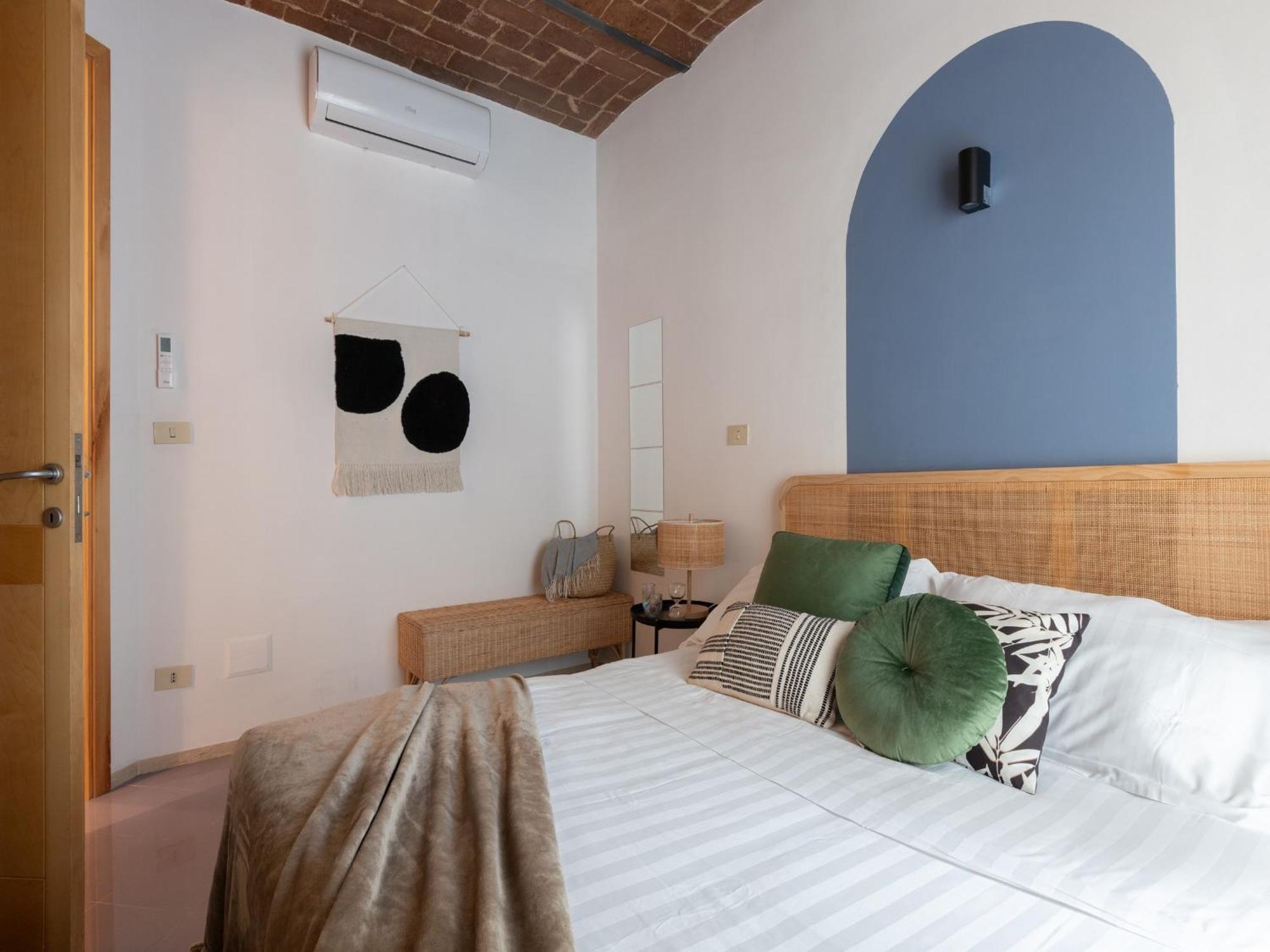 The Best Rent - Two-Bedroom Apartment With Terrace Near Trevi Fountain Roma Eksteriør bilde